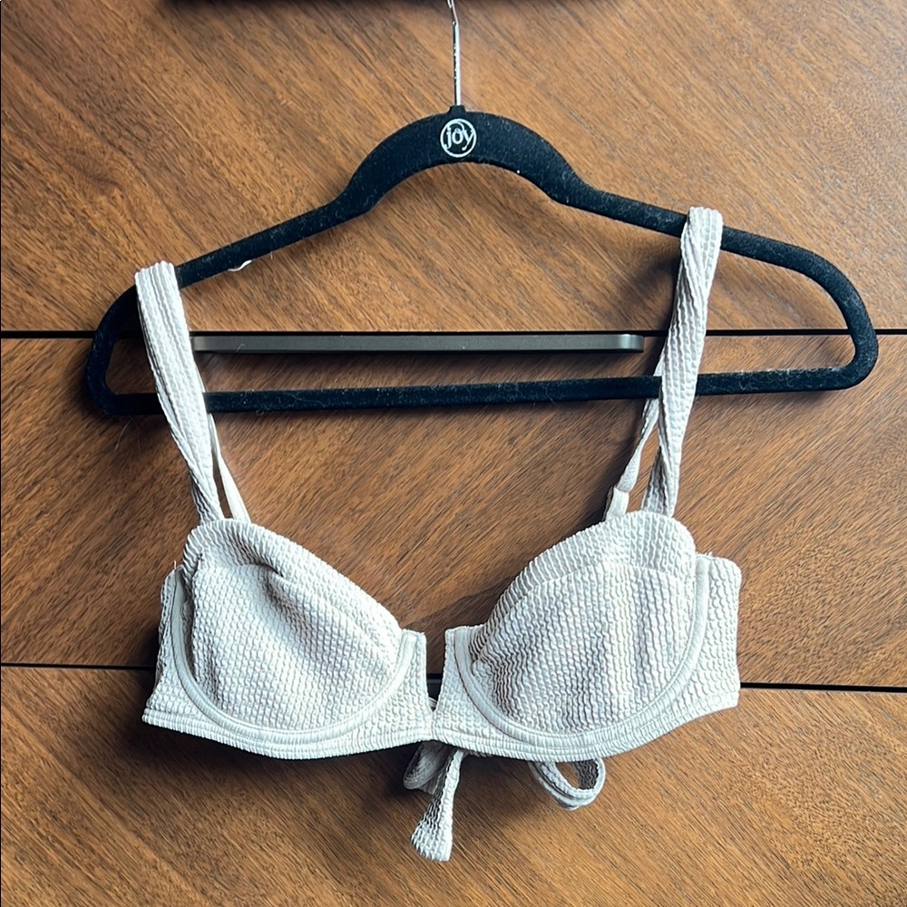 Monday Swimwear Clovelly bikini top